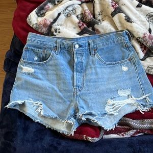 501 levi jean shorts